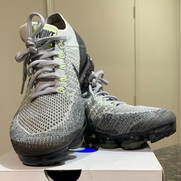 Gently Pre-Owned Unisex Nike Air VaporMax Flyknit Grey Neon